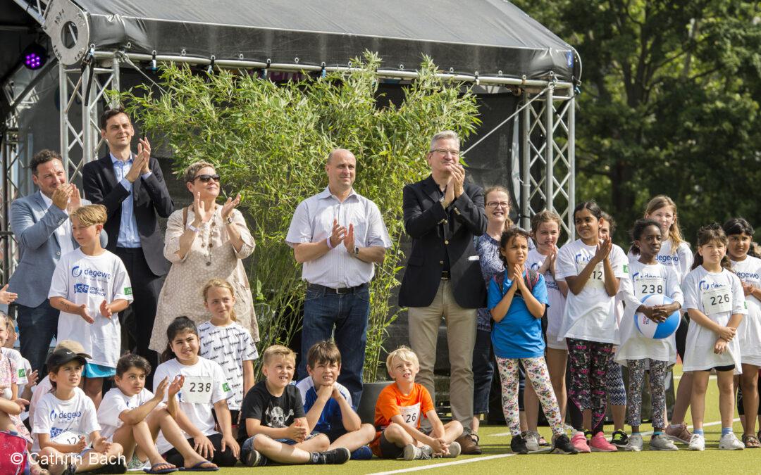 Hitze, hervorragende Stimmung und jede Menge Bestleistungen  – das war der 13. degewo-Schülertriathlon